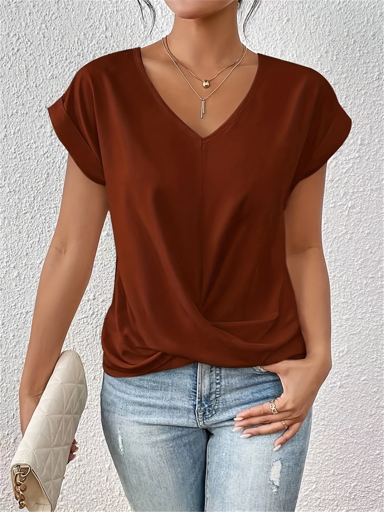 Lucy | Casual Neckline T-shirt